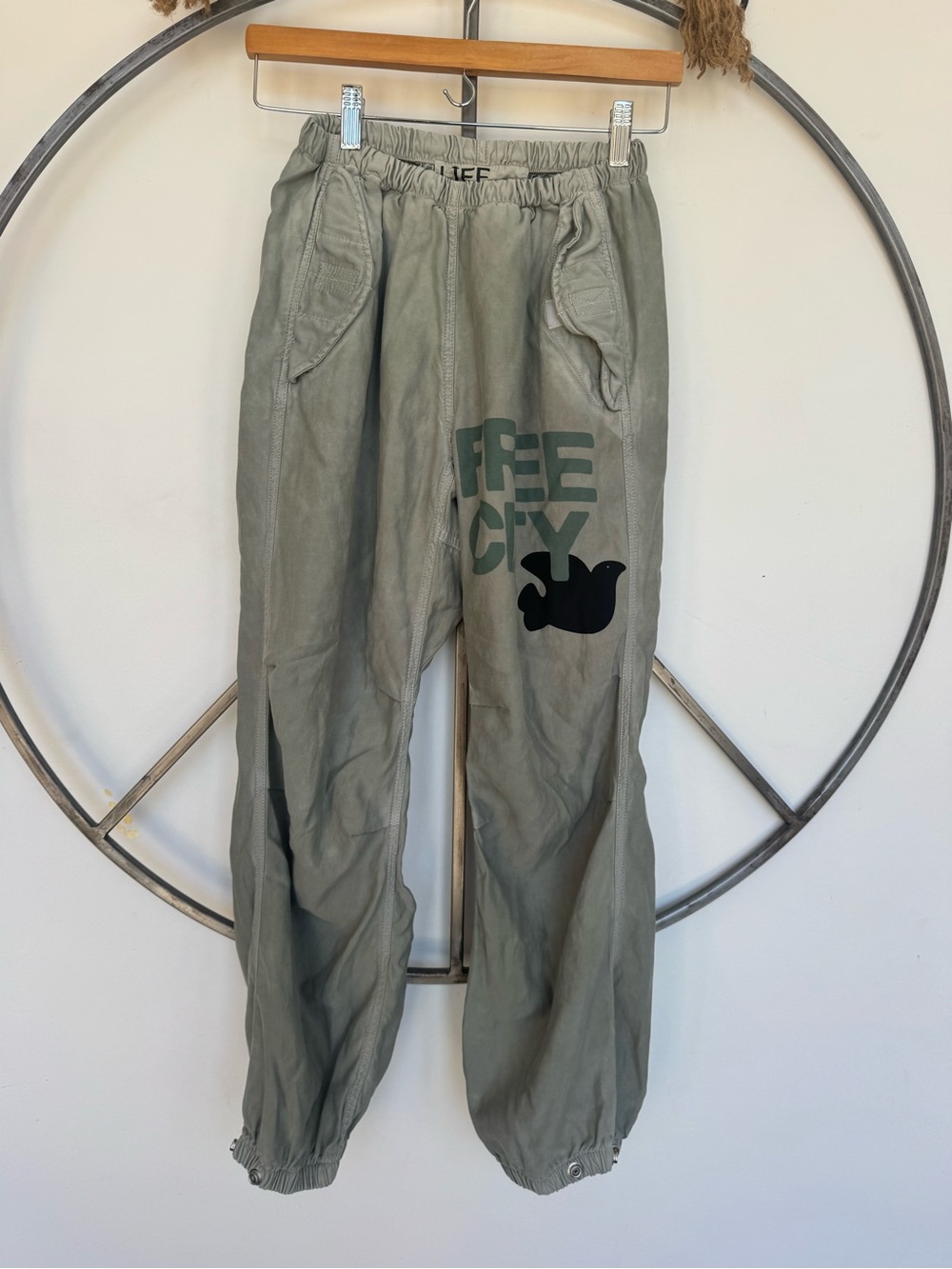 FLAP/SNAP FREECITY MATTE/SATIN AIRJUMP pant - silver rock - - Picture 10 of 10